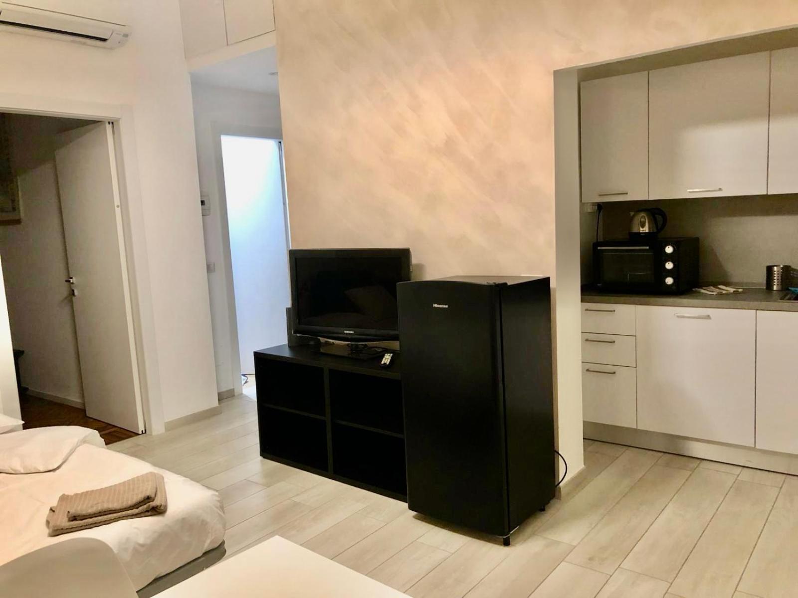 Lovely 2 Room Apartment With Small Garden Μιλάνο Εξωτερικό φωτογραφία